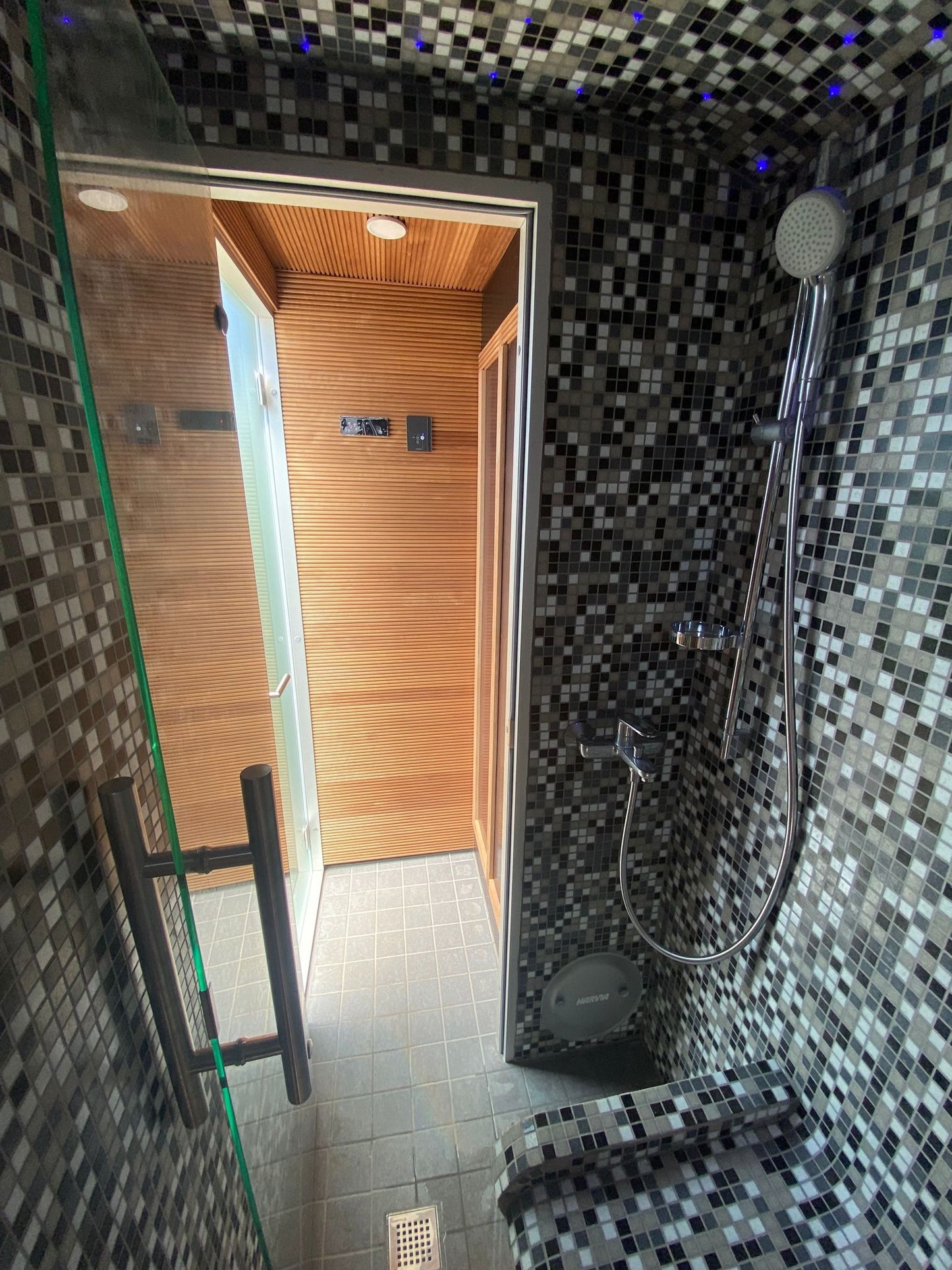 KUUT Outdoor Steam Sauna - Myles Better Living