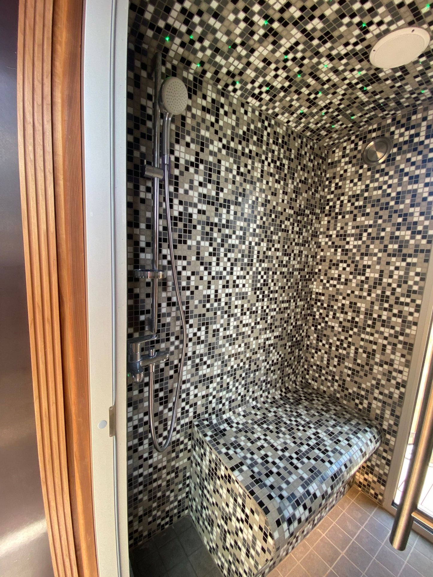 KUUT Outdoor Steam Sauna - Myles Better Living