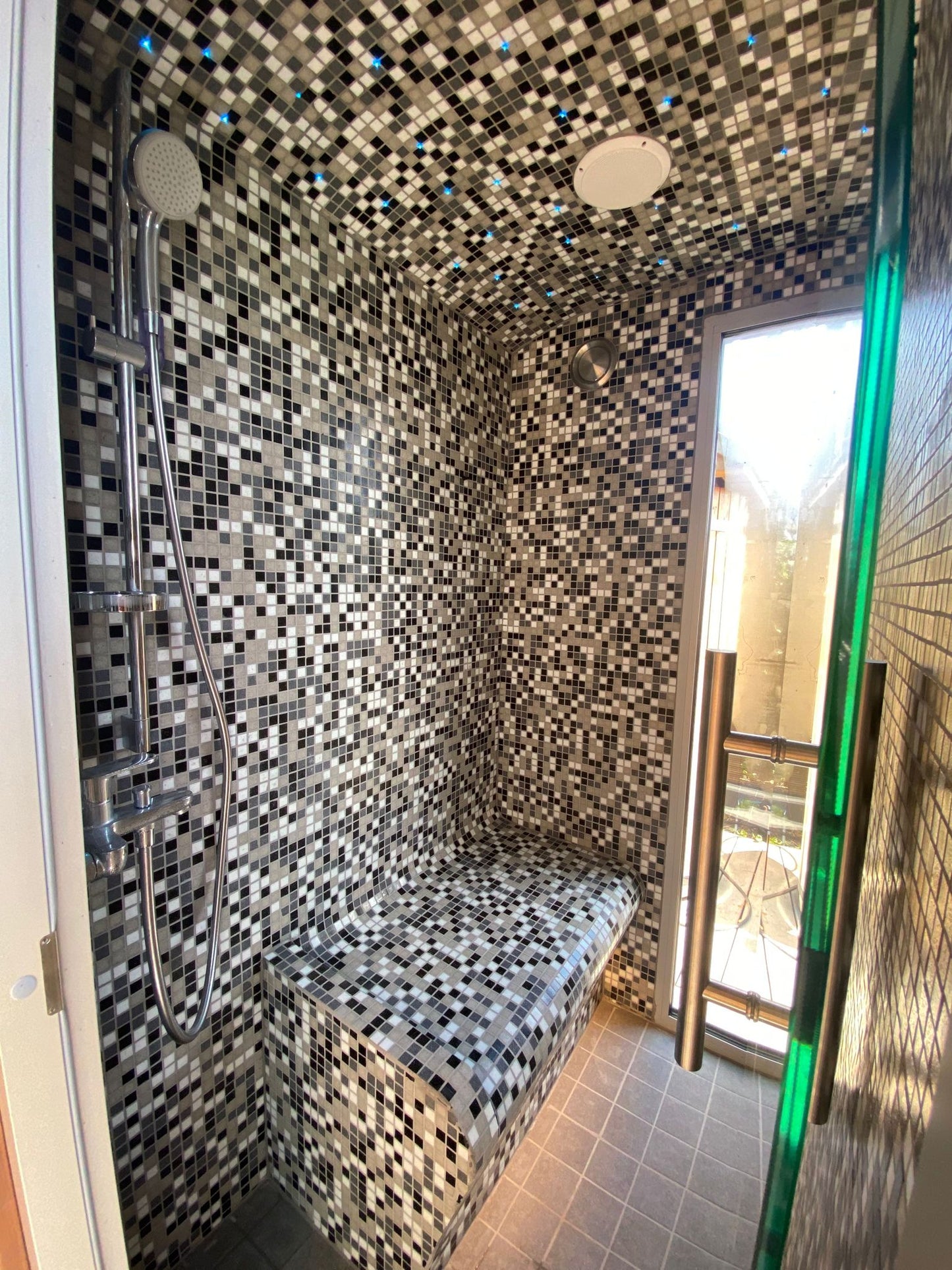 KUUT Outdoor Steam Sauna - Myles Better Living