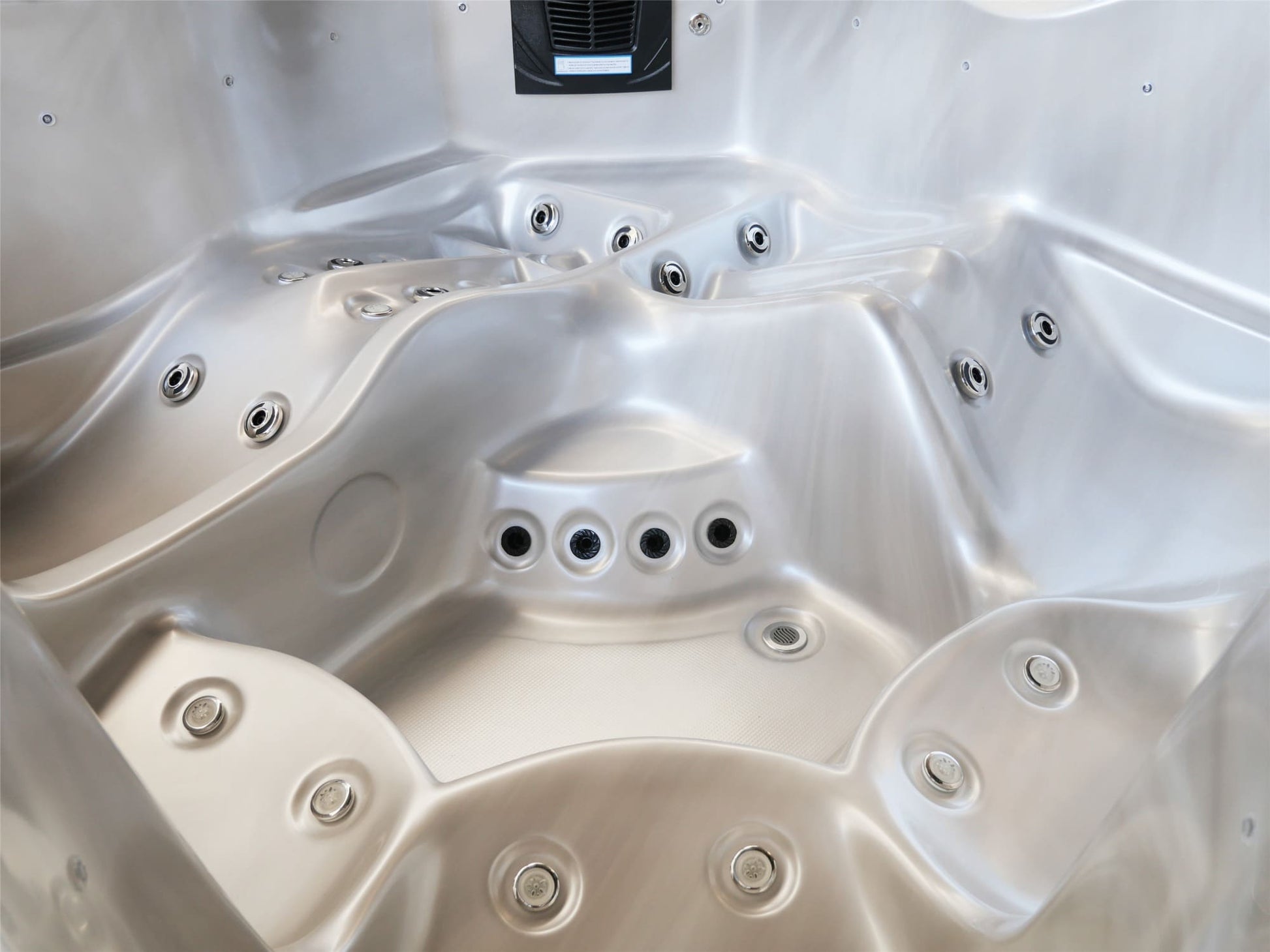 Breva Hot Tub Spa 5 Seater - Myles Better Living