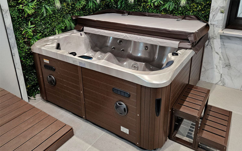 Polaris Hot Tub Spa 6 Seater - Myles Better Living